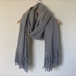 Steve Madden | Grey Scarf with Fringe